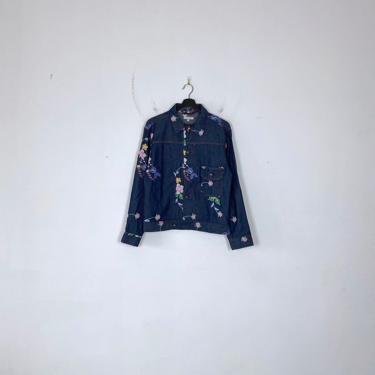 Engineered Garments INDIGO DENIM FLORAL EMBROIDERY TRUCKER JACKET Size US XXS / EU 40 - 1 Thumbnail