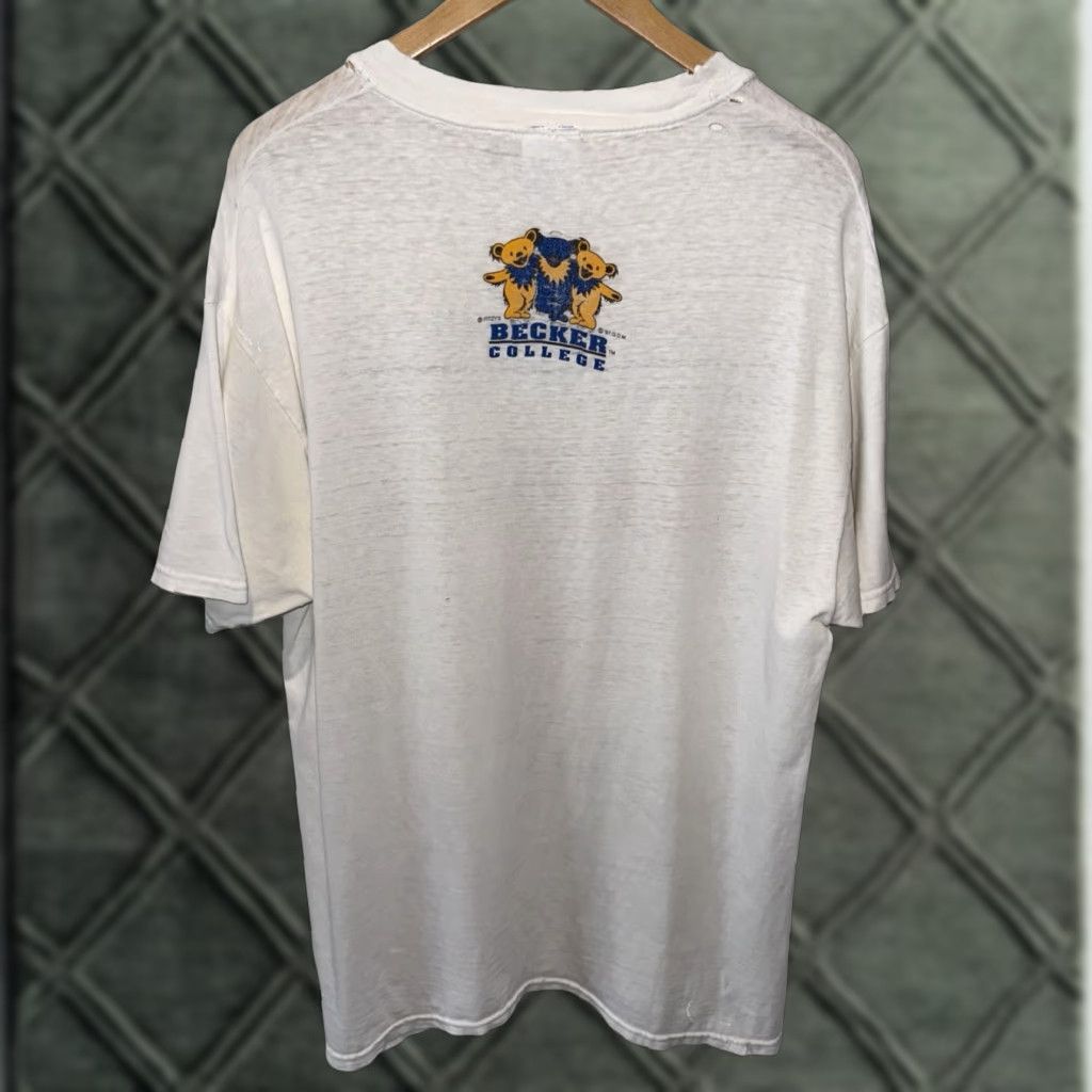 Vintage VINTAGE Grateful Dead Becker College Dancing Bear T Shirt Sz L RARE Men White 1997 L Shirt Animals 90s Mens Size US L / EU 52-54 / 3 - 1 Thumbnail