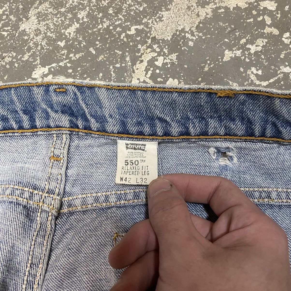 Levi's × Vintage Vintage Levi’s 550 Relaxed Fit Blue Denim Jeans USA 90s Size US 40 / EU 56 - 3 Thumbnail