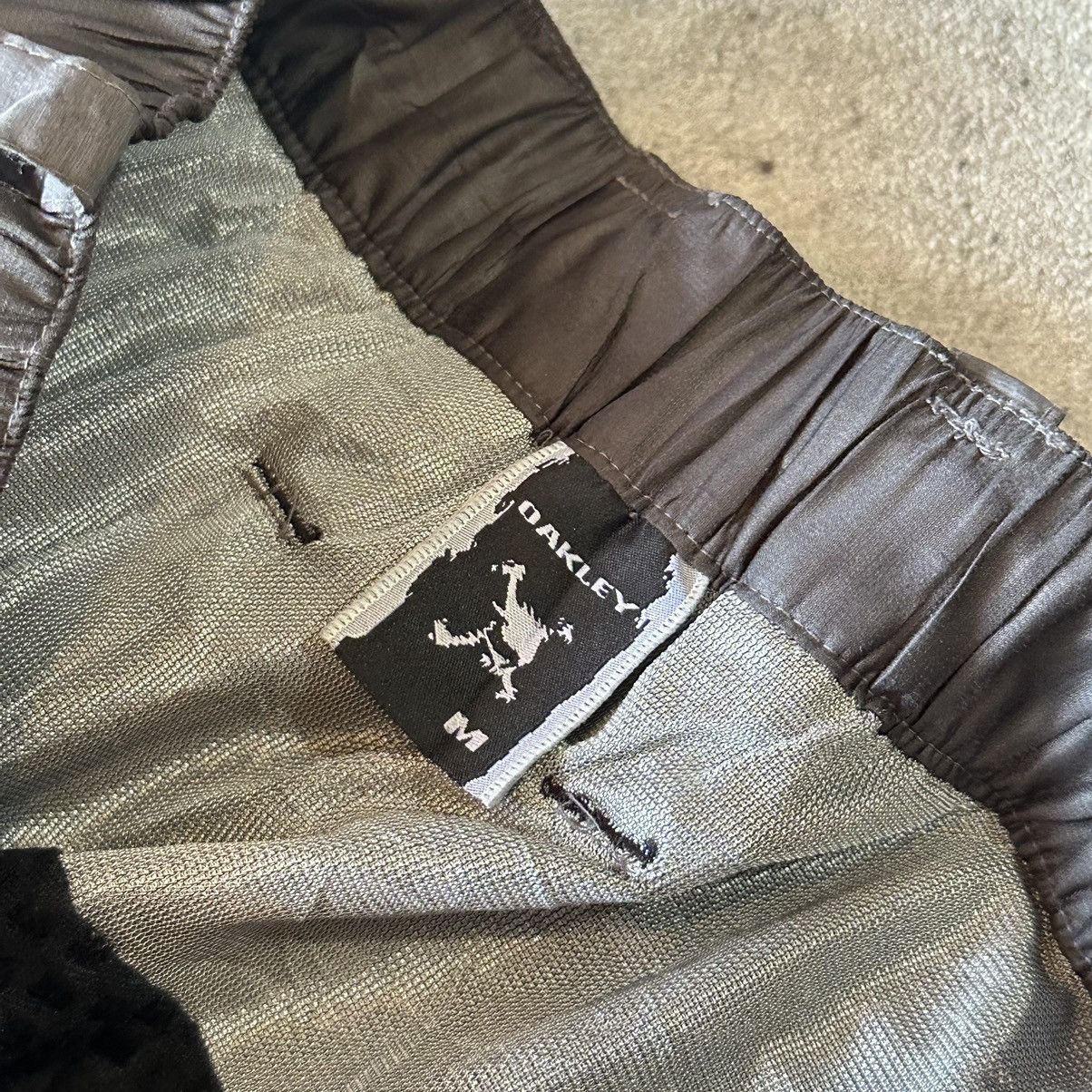 Oakley 2000s Oakley Embroidery Logo Nylon Pants Size US 32 / EU 48 - 9 Thumbnail
