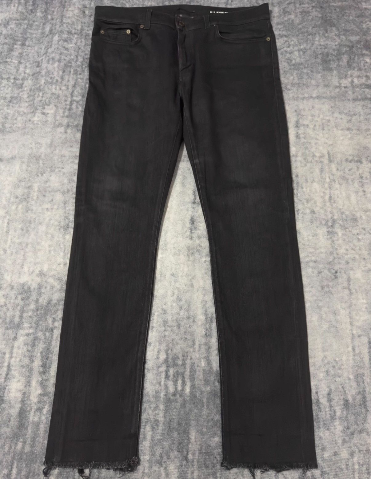 Saint Laurent Paris Saint Laurent (SLP) 16FW Runway Black Frayed Hem Denim Jeans Size US 34 / EU 50 - 1 Thumbnail