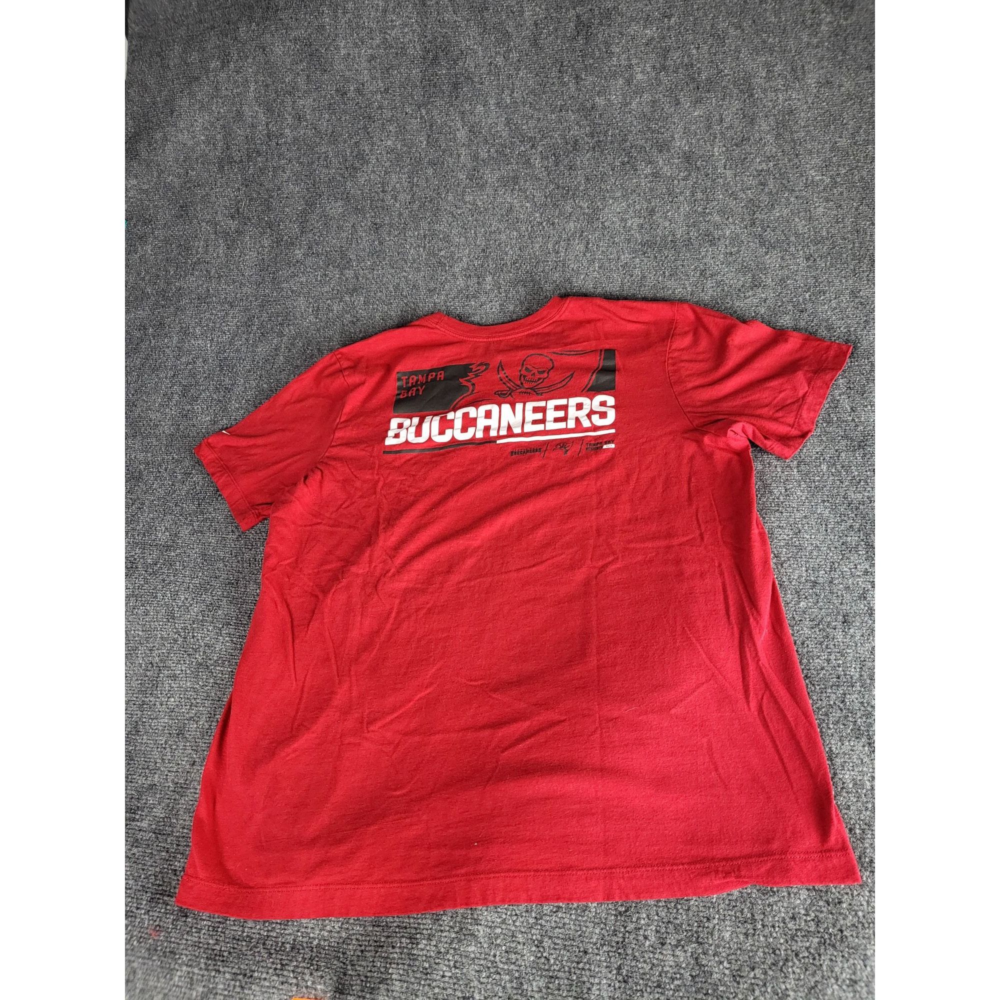 NFL Tampa Bay Buccaneers The Nike Tee Shirt Men Sz L Red Double Size US L / EU 52-54 / 3 - 8 Thumbnail