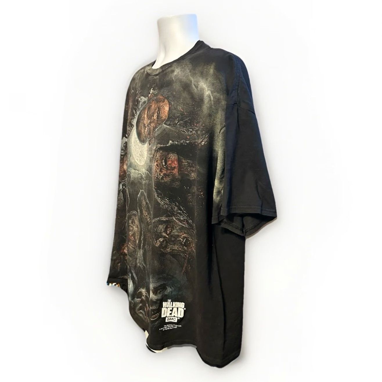 Delta VINTAGE The Walking Dead AMC Zombie Shirt Men 3 XL Black Short Sleeve AOP Front Print Size US XXL / EU 58 / 5 - 3 Thumbnail