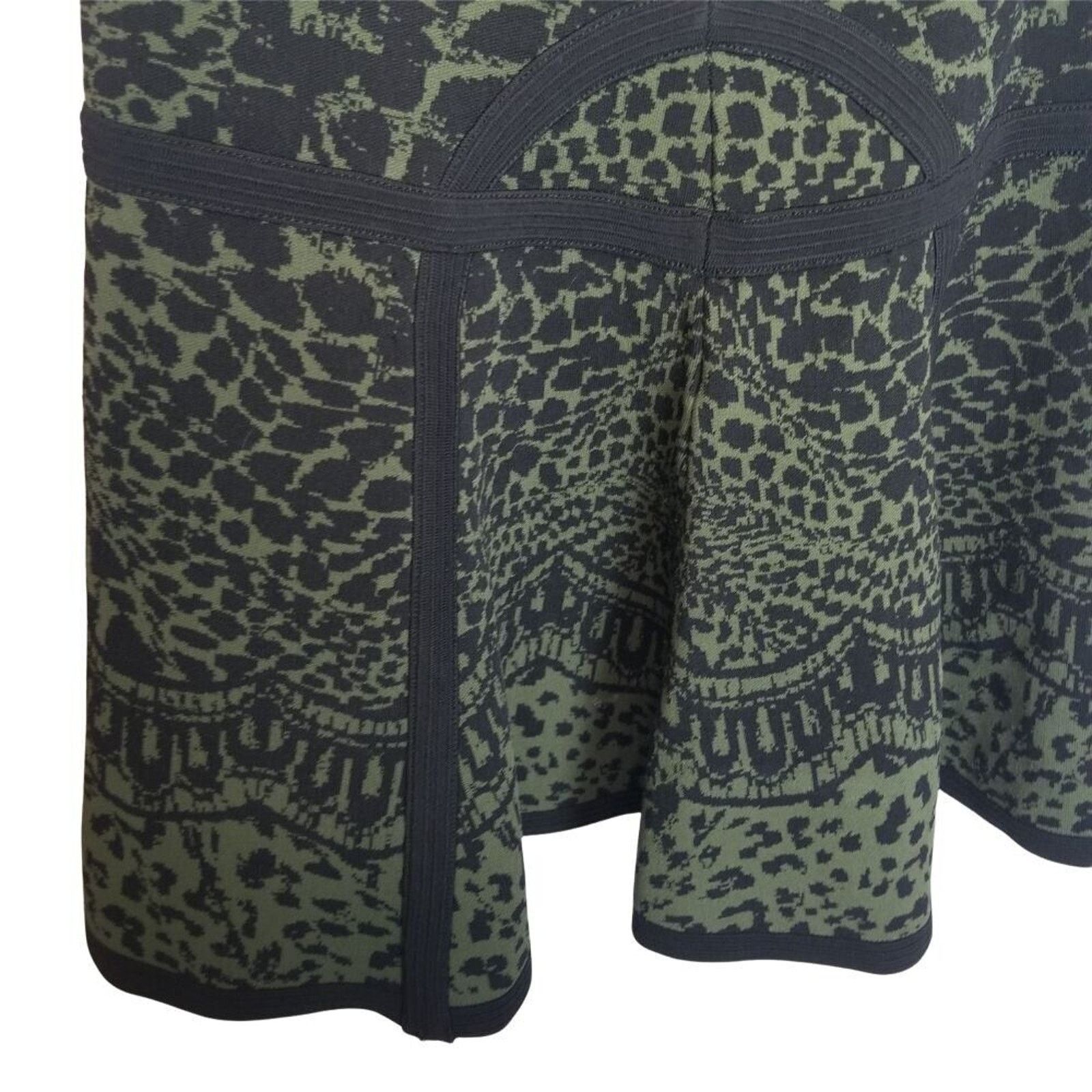 Diane von Furstenberg DVF Diane Von Furstenberg Animal Print Mini Skirt Preppy XS Size 26" / US 2 / IT 38 - 4 Thumbnail