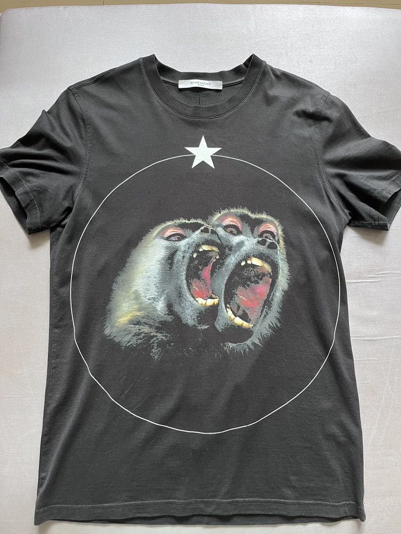 Givenchy Men's Short Sleeve Graphic T-Shirt - dmc