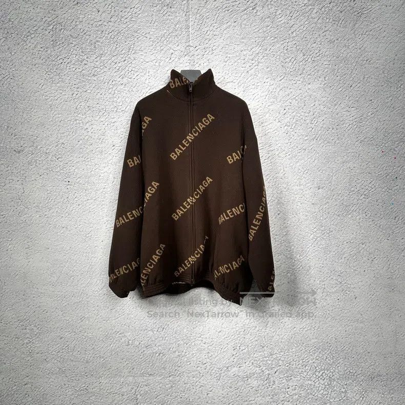 Balenciaga Balenciaga Brown barrage full logo teddy jacket Size US M / EU 48-50 / 2 - 1 Thumbnail