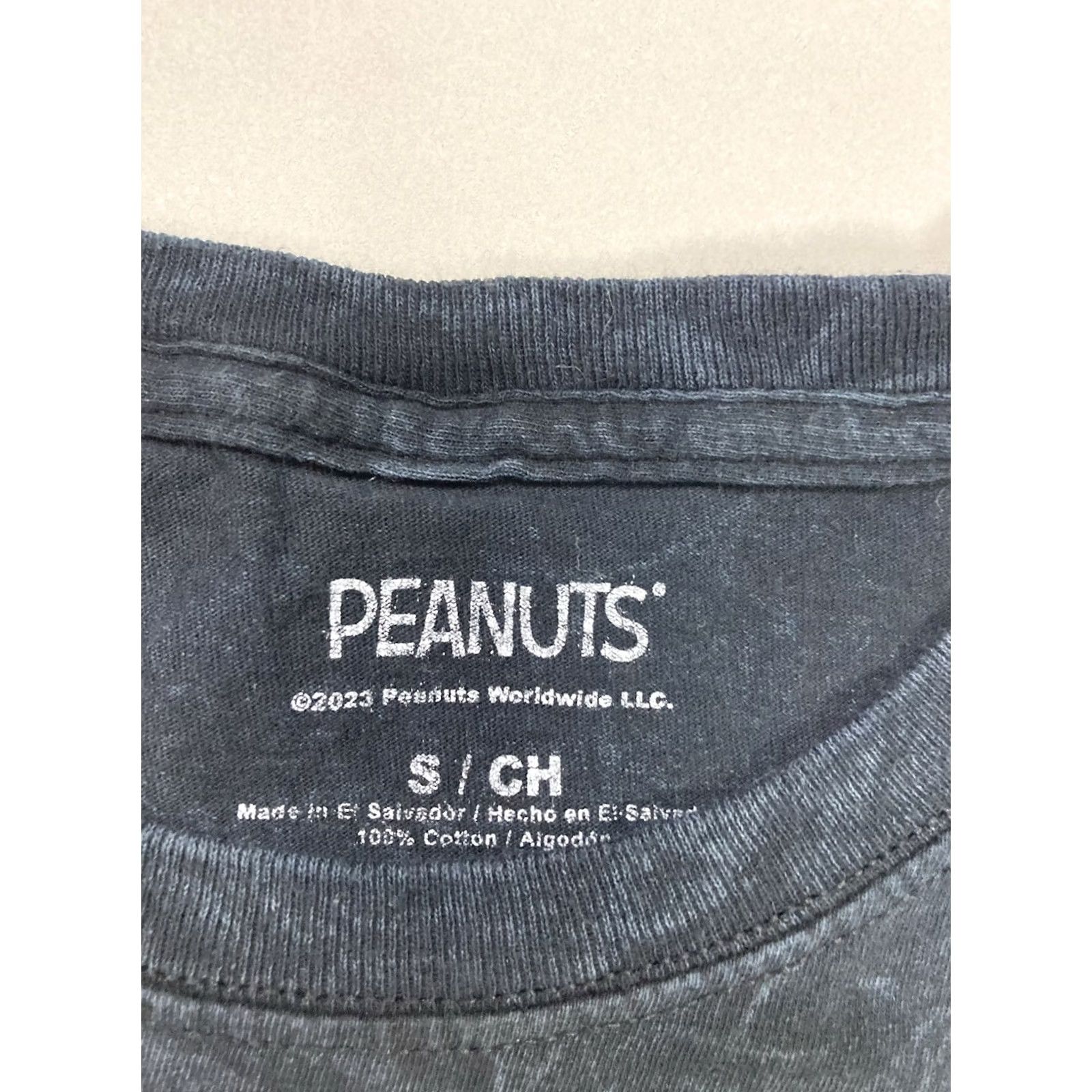 Peanuts VINTAGE Peanuts Snoopy And Friends Graphic T-shirt Men Small Black Acid Wash Size US S / EU 44-46 / 1 - 4 Thumbnail