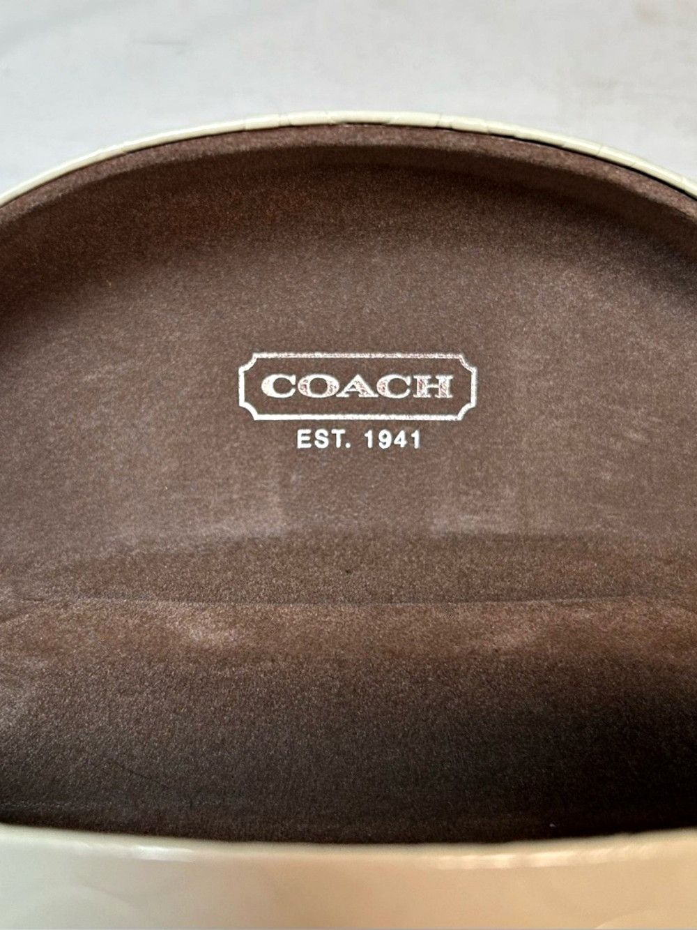 Coach Coach Large Ivory Signature Embossed Clamshell Eyewear Case Size ONE SIZE - 3 Thumbnail