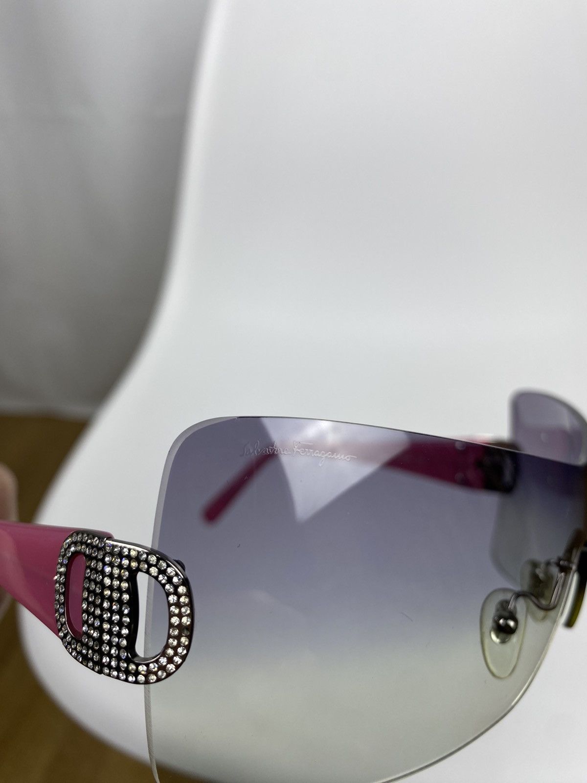 Salvatore Ferragamo Salvatore Ferragamo Gradient Sunglasses Mask Sequin Size ONE SIZE - 11 Thumbnail