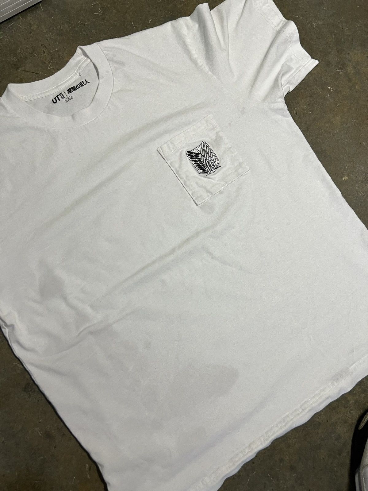 Uniqlo UNIQLO X Attack On Titan T-Shirt Founding Titan Tee SIZE M Size US M / EU 48-50 / 2 - 10 Thumbnail