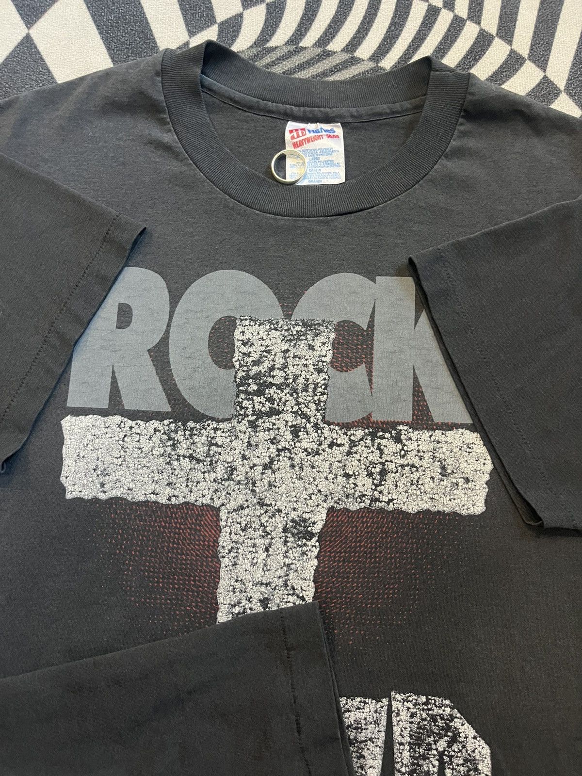 Band Tees Vintage ROCK SOLID Cross 90’s Tshirt Size US L / EU 52-54 / 3 - 7 Thumbnail