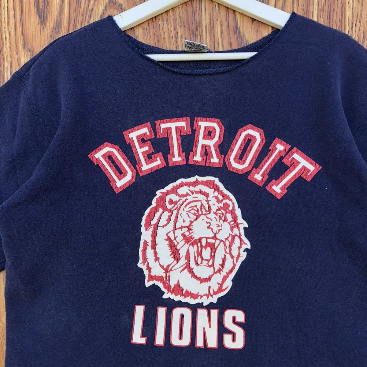 Vintage Vintage Detroit Lions Short Sleeve Distressed Sweatshirt Size US M / EU 48-50 / 2 - 3 Thumbnail