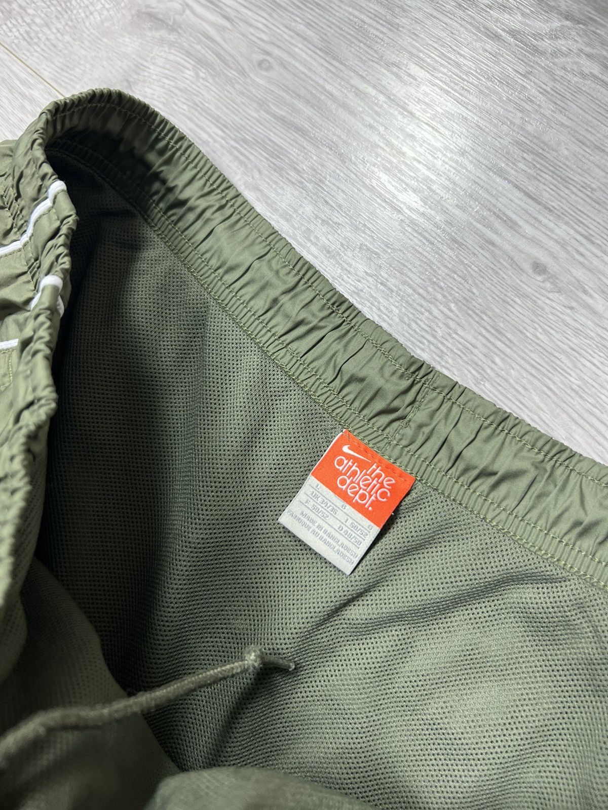 Nike × Vintage Vintage Nike Embroidered Swoosh Logo Nylon Shorts Size L Size US 34 / EU 50 - 10 Thumbnail