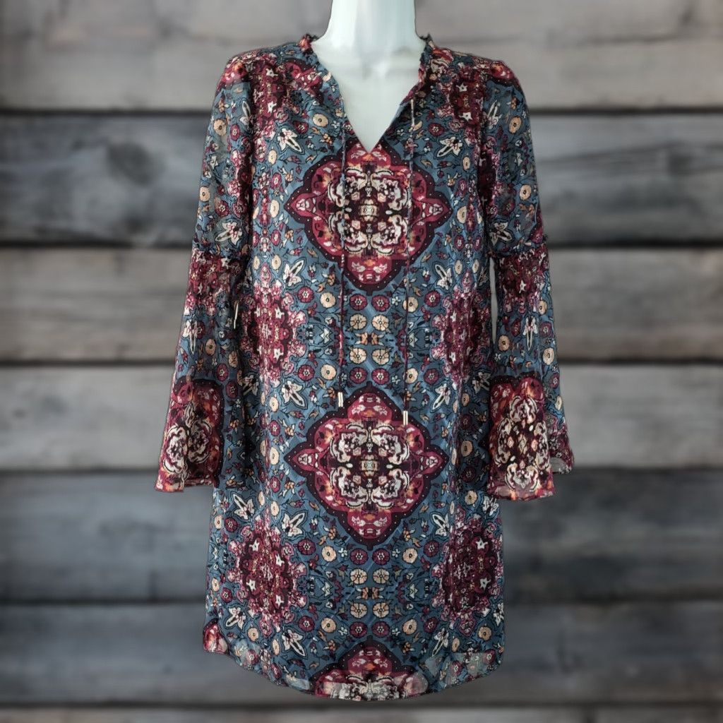 White House Black Market White House Black Market Womens Dress Sz XSP Bell Sleeves Shift Medallion Print Size XS / US 0-2 / IT 36-38 - 1 Thumbnail