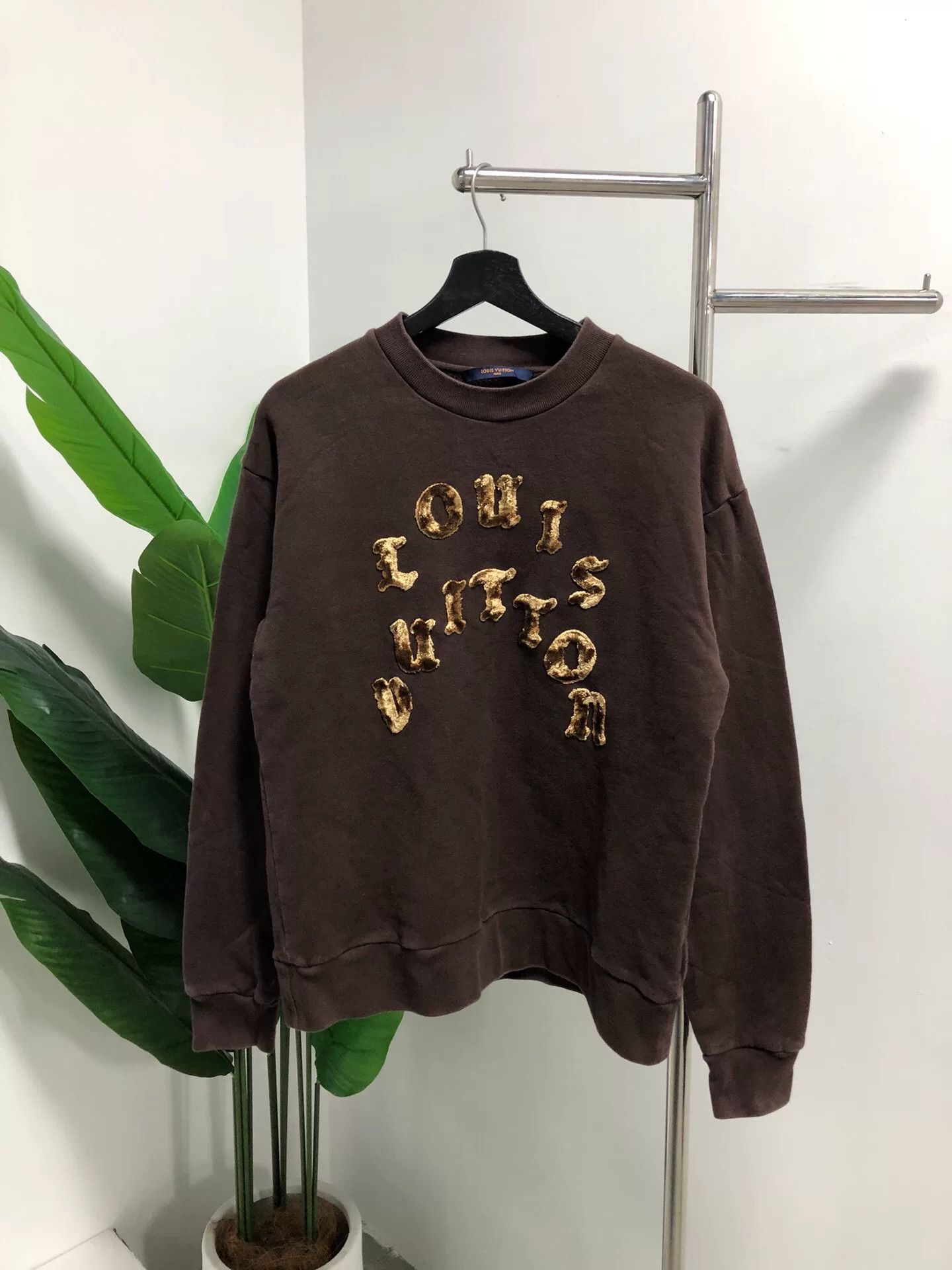 brown louis vuitton logo sweatshirt for men