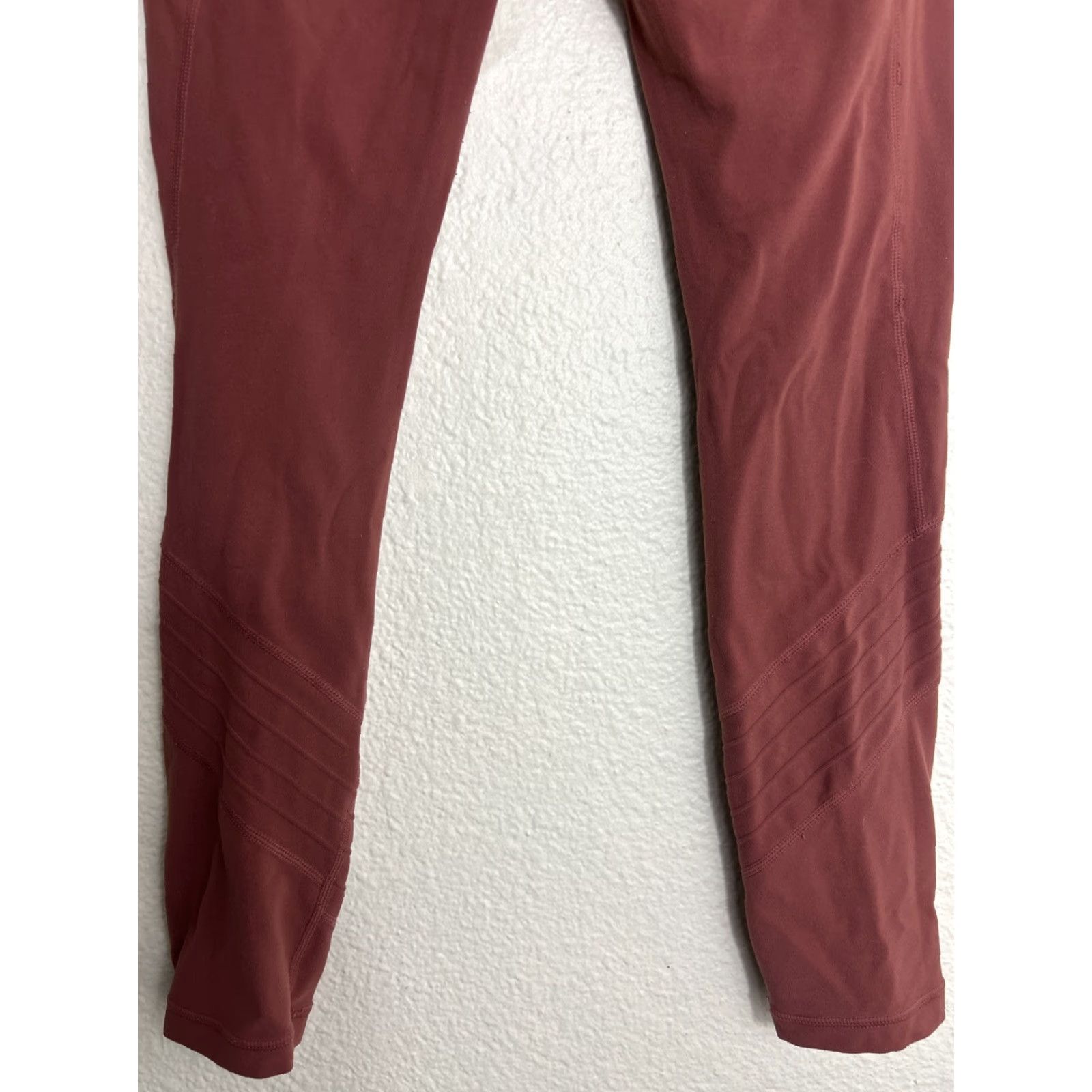Athleta Athleta Women's S Leggings Moto Tight Stash Pocket Powervita Red Rust Ankle Activewear Women Cgas? Size 28" / US 6 / IT 42 - 7 Thumbnail