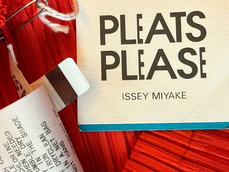 Issey Miyake Issey Miyake size:3 Red pleated coat Size XS / US 0-2 / IT 36-38 - 4 Thumbnail