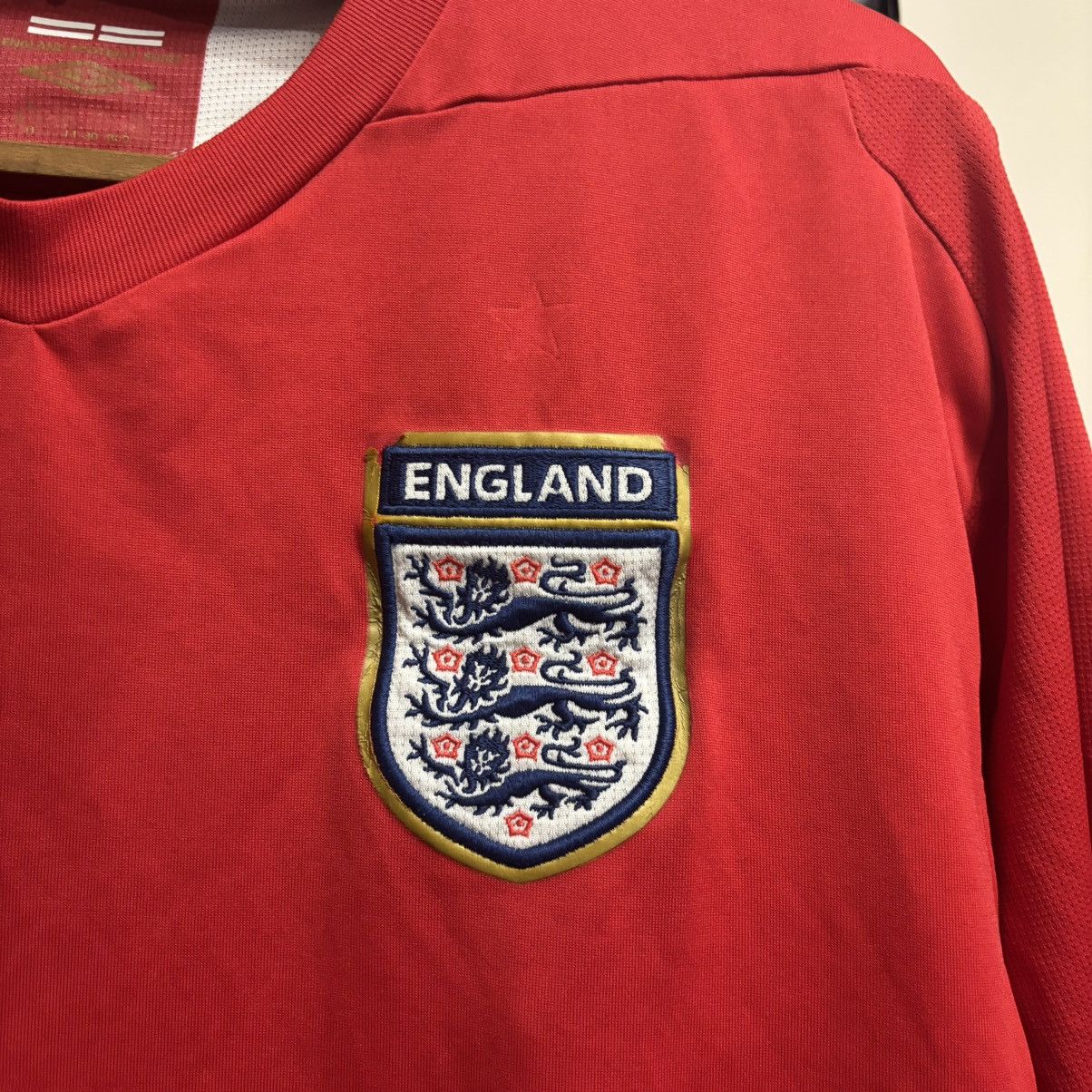 Vintage Vintage Umbro England Soccer Jersey Football T-Shirt Size US L / EU 52-54 / 3 - 6 Thumbnail