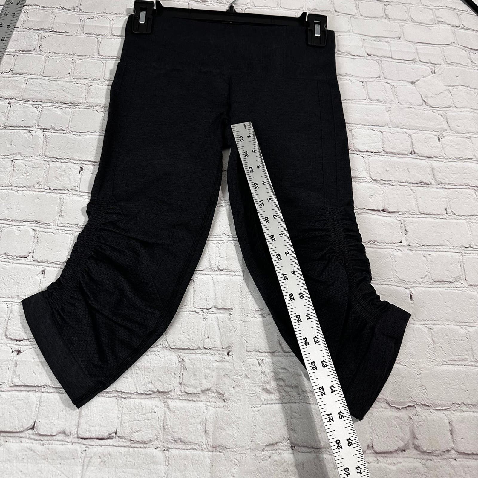 Lululemon lululemon leggings size 4 Size 27" / US 4 / IT 40 - 6 Thumbnail