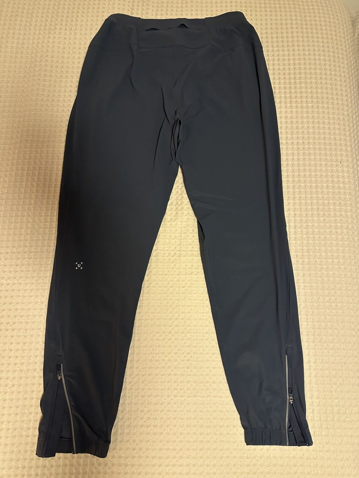Lululemon Lululemon Surge Sweats Size US 32 / EU 48 - 2 Thumbnail