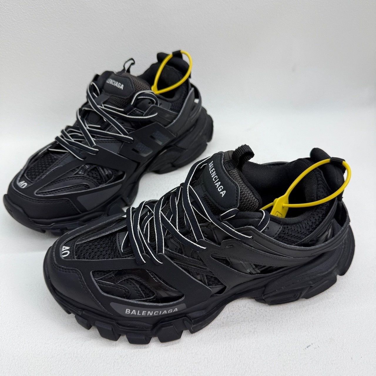 Balenciaga Balenciaga Distressed Black Lowtop Sneakers 7.5 Men Size US 7.5 / EU 40-41 - 1 Thumbnail