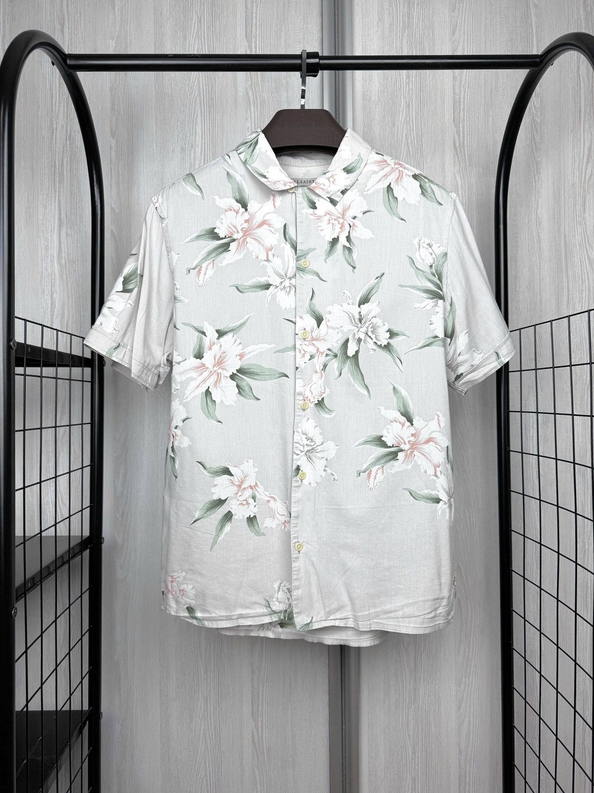 Allsaints Layback SS Hawaiian floral print shirt size M