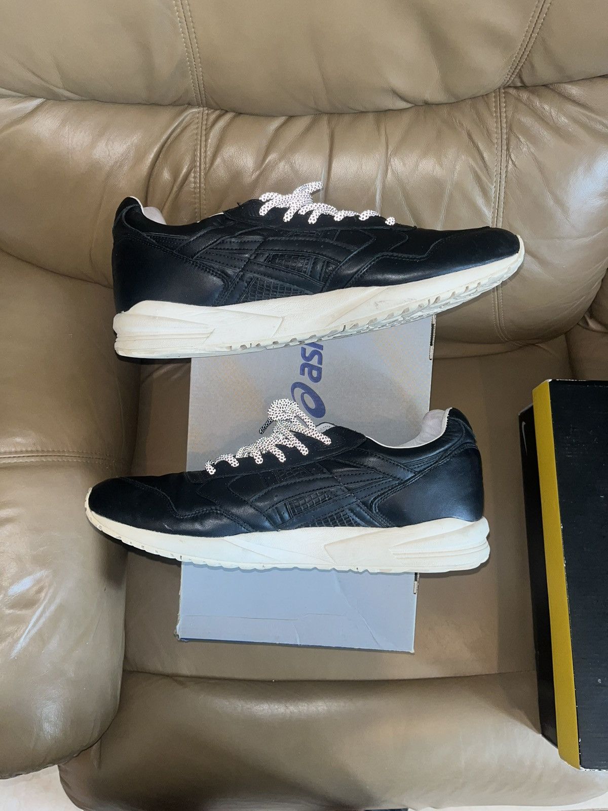 Asics × Kith Kith Asics Gel Saga Size 13 Mens Ronnie Fieg Runners Sneaker Size US 13 / EU 46 - 2 Thumbnail