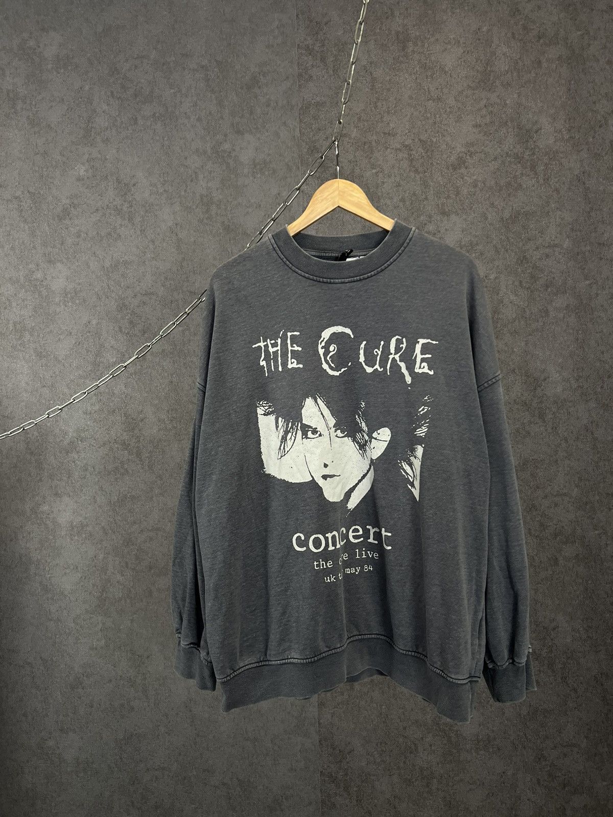Band Tees The Cure rock band sweatshirt Size US M / EU 48-50 / 2 - 1 Thumbnail