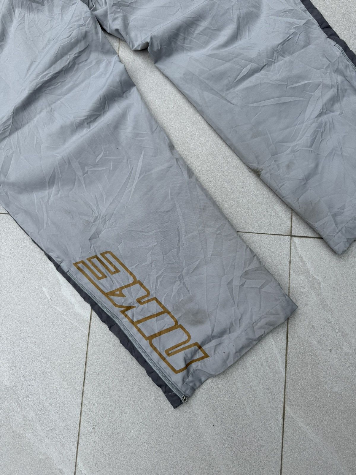 Nike 90’s NIKE RARE MULTI SWOOSH LOGO RETRO Y2K NYLON ZIP PANTS Size US 34 / EU 50 - 7 Thumbnail