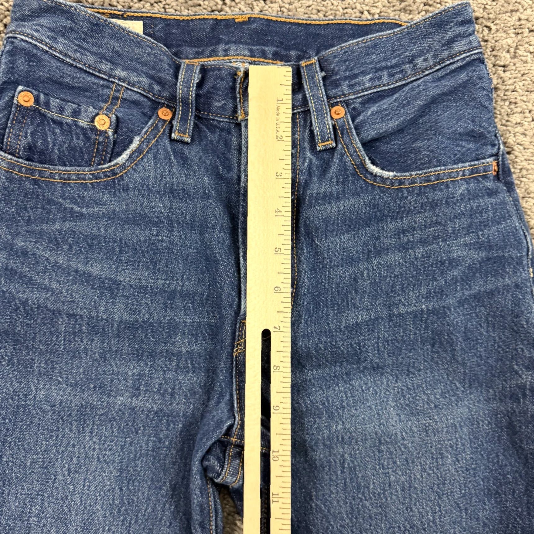 Levi's VINTAGE Levis 501 Jeans Womens Cropped Dark Denim Button Fly Distressed 24x28 24x28 Jeans Womens 501 Crop Distressed Blue Denim Size 28" / US 6 / IT 42 - 6 Thumbnail