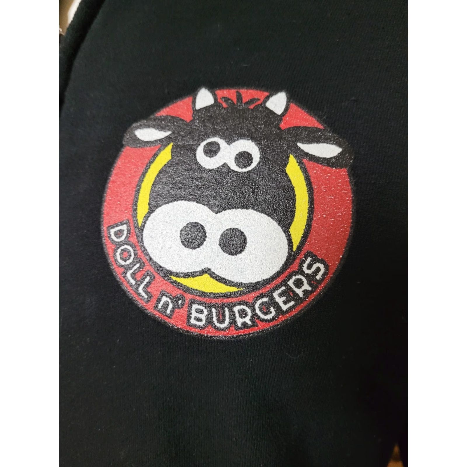 Gildan Doll N Burgers Full Zip Hoodie M Black Gildan 50% Cotton 50% Polyester Men Long Sleeve Hooded Restaurant Merch 90s Theme? Size US M / EU 48-50 / 2 - 2 Thumbnail