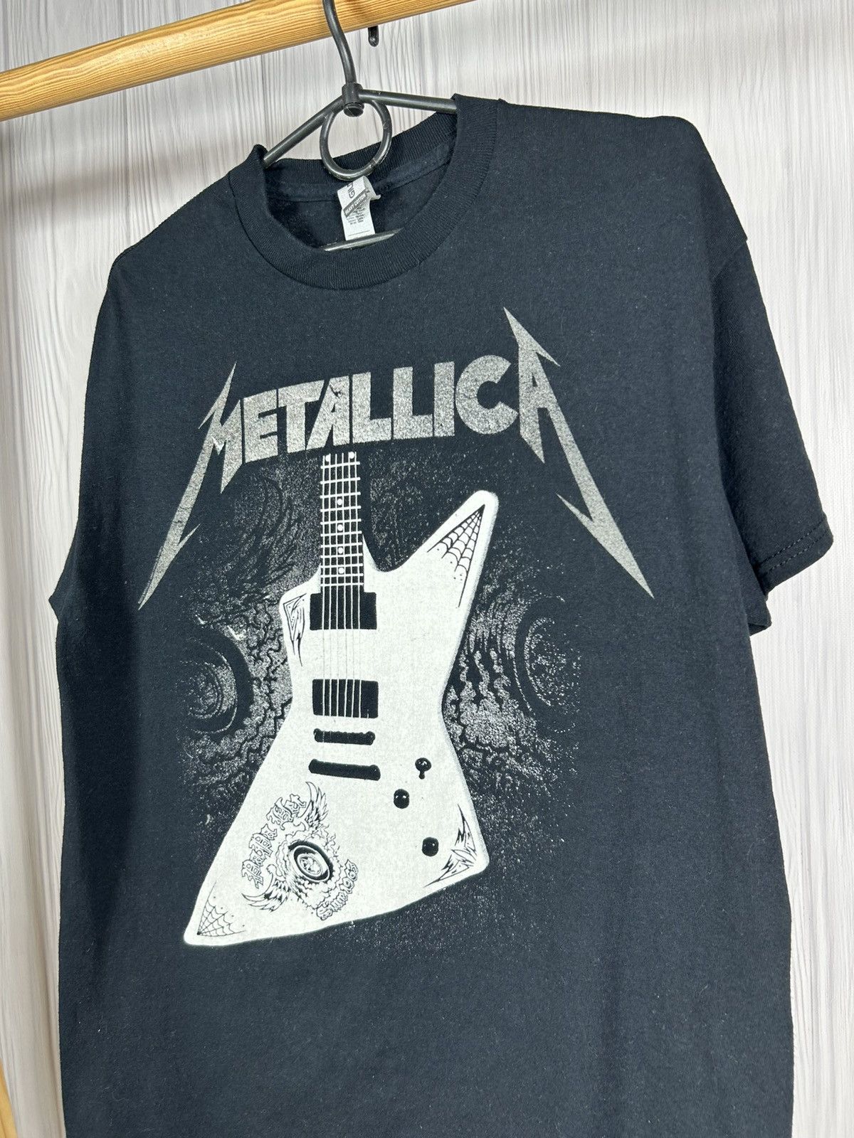 Band Tees Vintage Metallica 2013 Guitar T-Shirt Size M Size US M / EU 48-50 / 2 - 2 Thumbnail