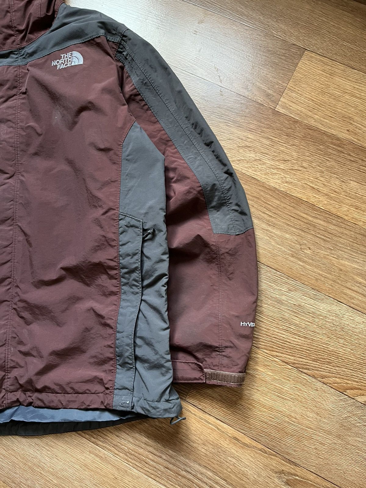 The North Face Vintage The North Face HyVent Outdoor Windbreaker Jacket Size US L / EU 52-54 / 3 - 3 Thumbnail