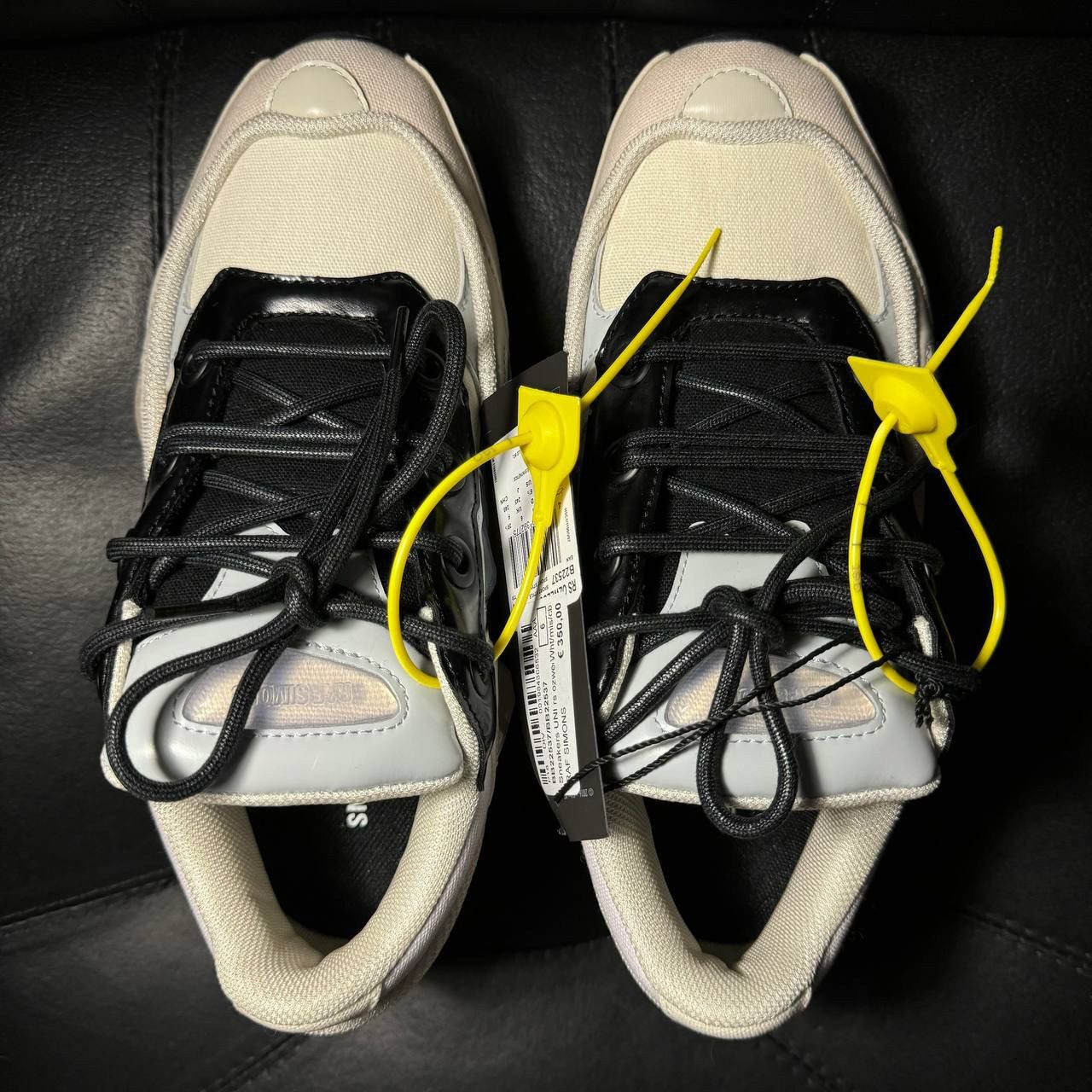Adidas × Raf Simons Adidas Raf Simons Ozweego Cream Size US 6.5 / EU 39-40 - 8 Thumbnail