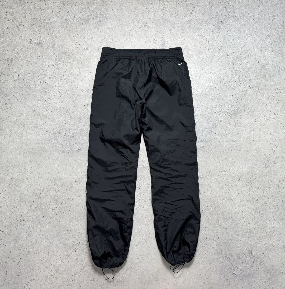 Nike Nike Nylon Vintage Baggy Track Pants Drill Swoosh Black Y2K Size US 32 / EU 48 - 2 Thumbnail