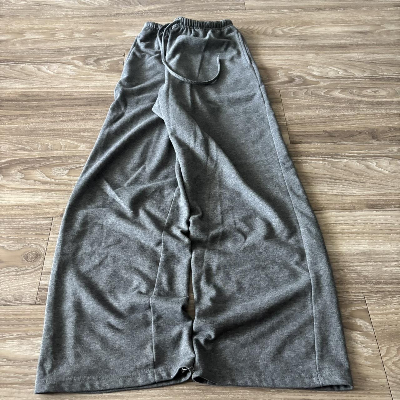 Vintage Crazy Vintage Y2K/2000s Grey Baggy Essential Sweatpants! Size S Size US 30 / EU 46 - 3 Thumbnail