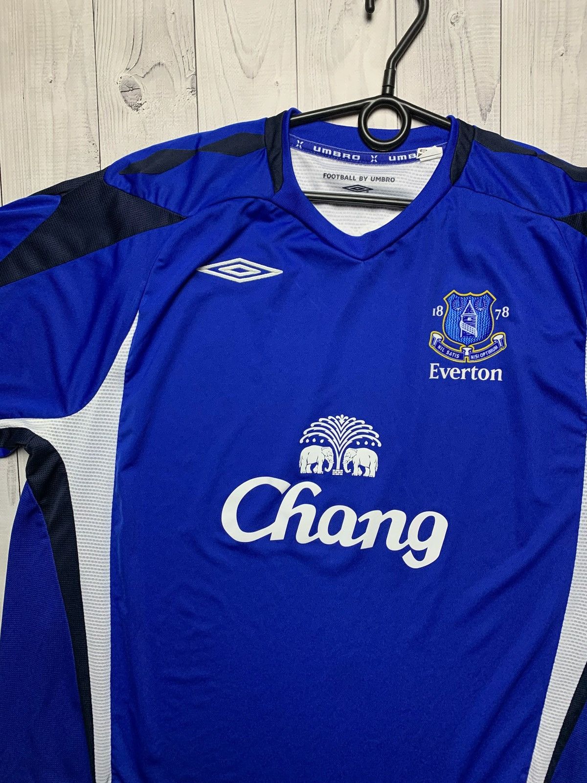 Umbro × Vintage Vintage Umbro Everton soccer jersey size XL blue Size US XL / EU 56 / 4 - 2 Thumbnail