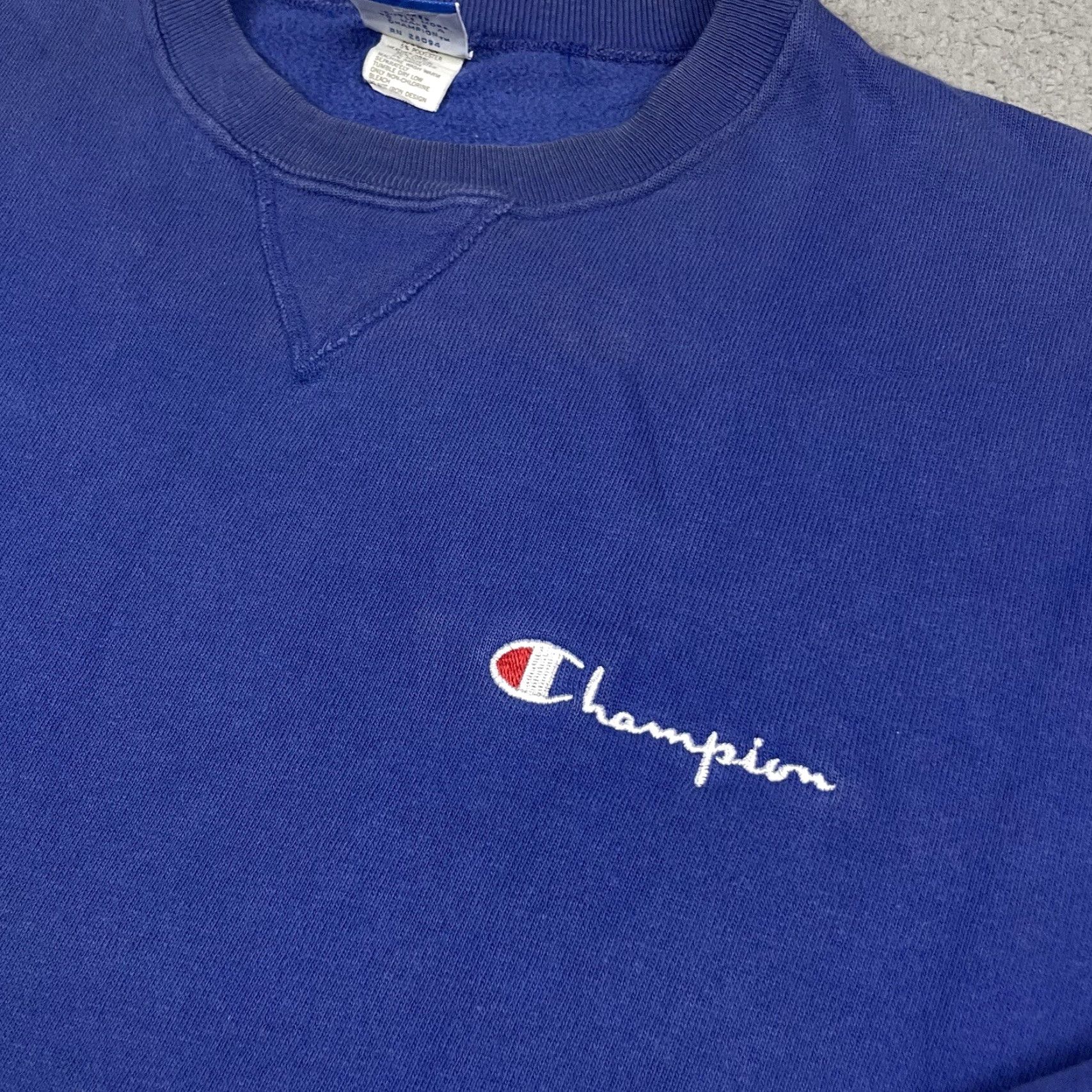 Champion VINTAGE Champion Sweatshirt Adult XL Blue Crewneck Rare Distressed Thrashed 90s Shirt Mens Size US L / EU 52-54 / 3 - 4 Thumbnail