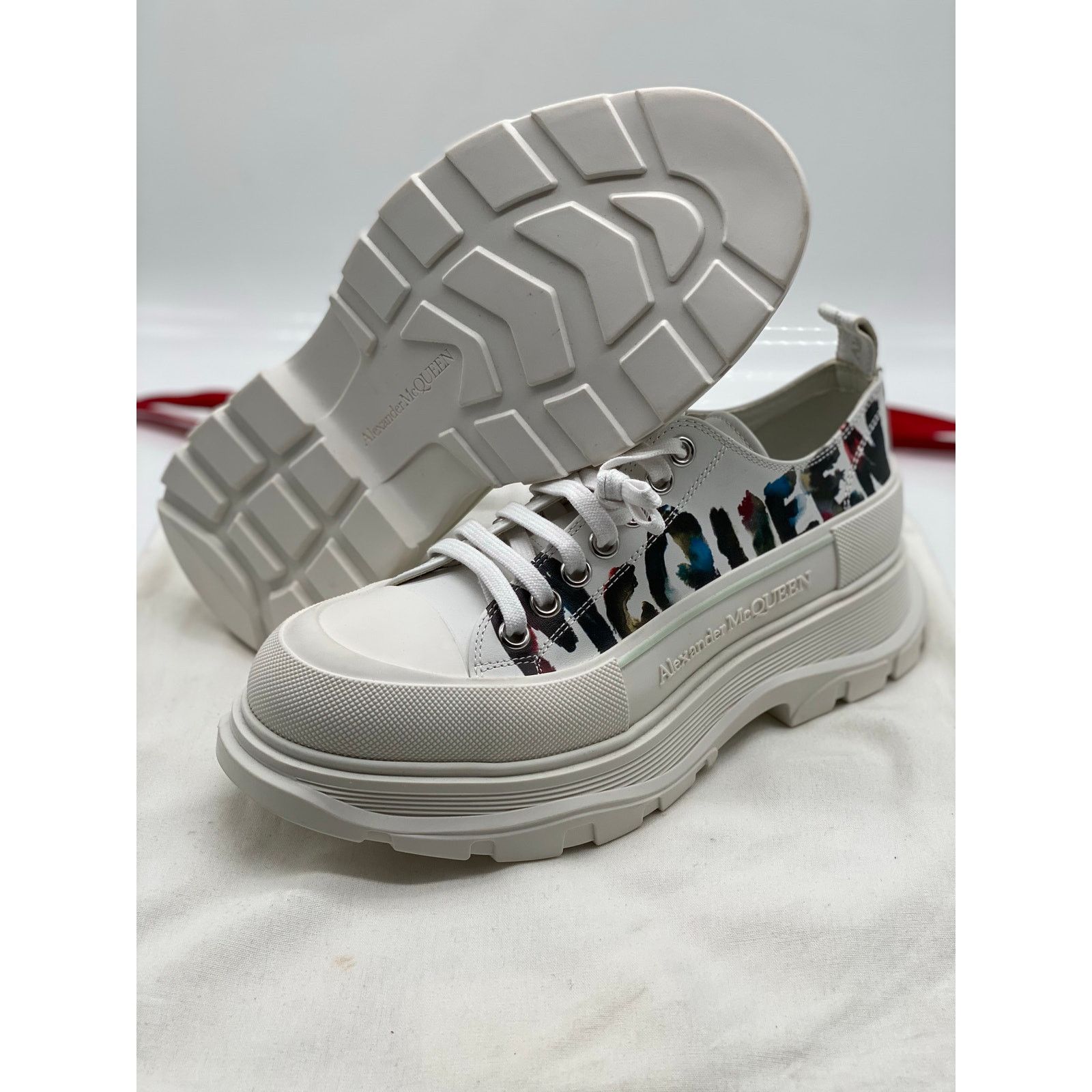 Alexander McQueen Alexander McQueen Tread Slick Low-Top Sneakers sz. 41 EU Size US 8 / EU 41 - 6 Thumbnail