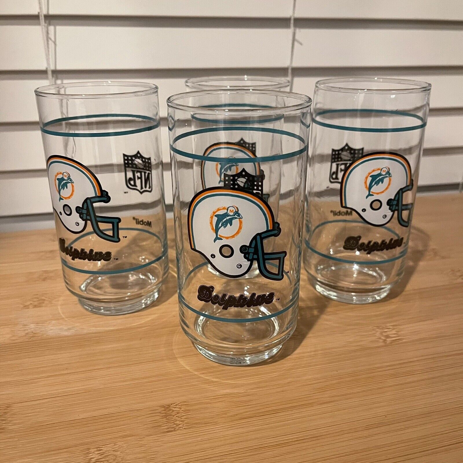 Vintage Set Of 4 Vtg 1980’s MIAMI DOLPHINS MOBIL GAS PROMO GLASS Size ONE SIZE - 1 Thumbnail