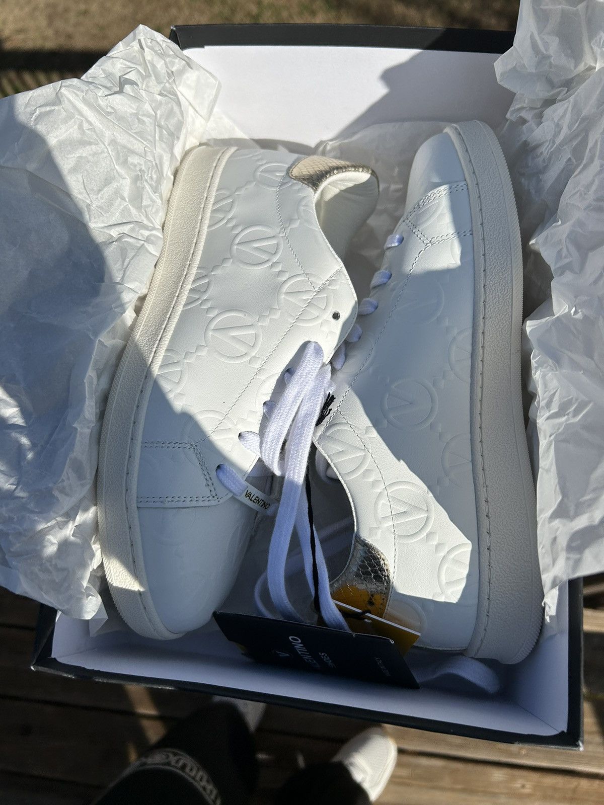 Mario Valentino Valentino White Sneakers with Cream Detail Size US 9 / IT 39 - 3 Thumbnail