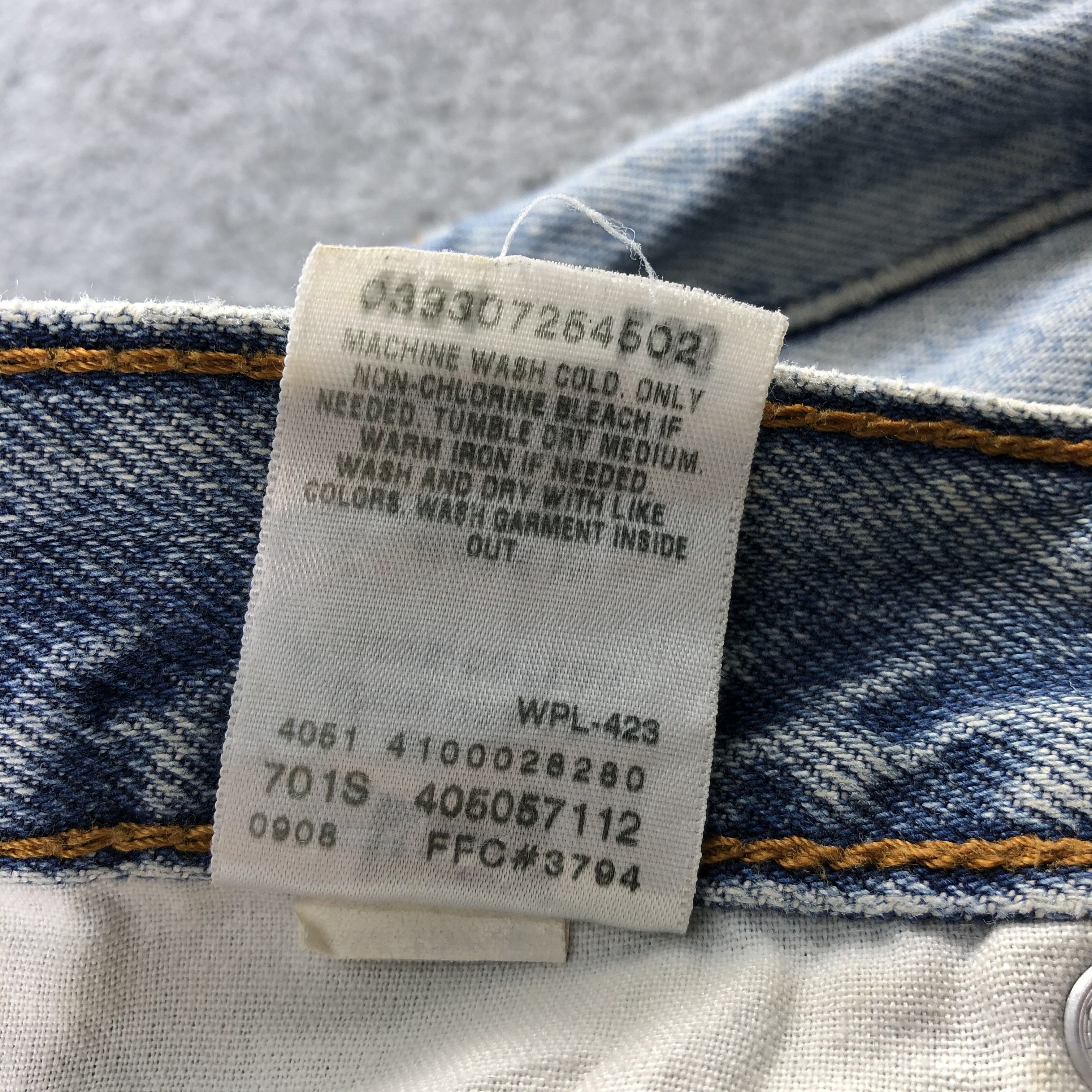 Levi's Vintage Light Wash Levis 505 Jeans-J2048 Size US 35 - 17 Thumbnail