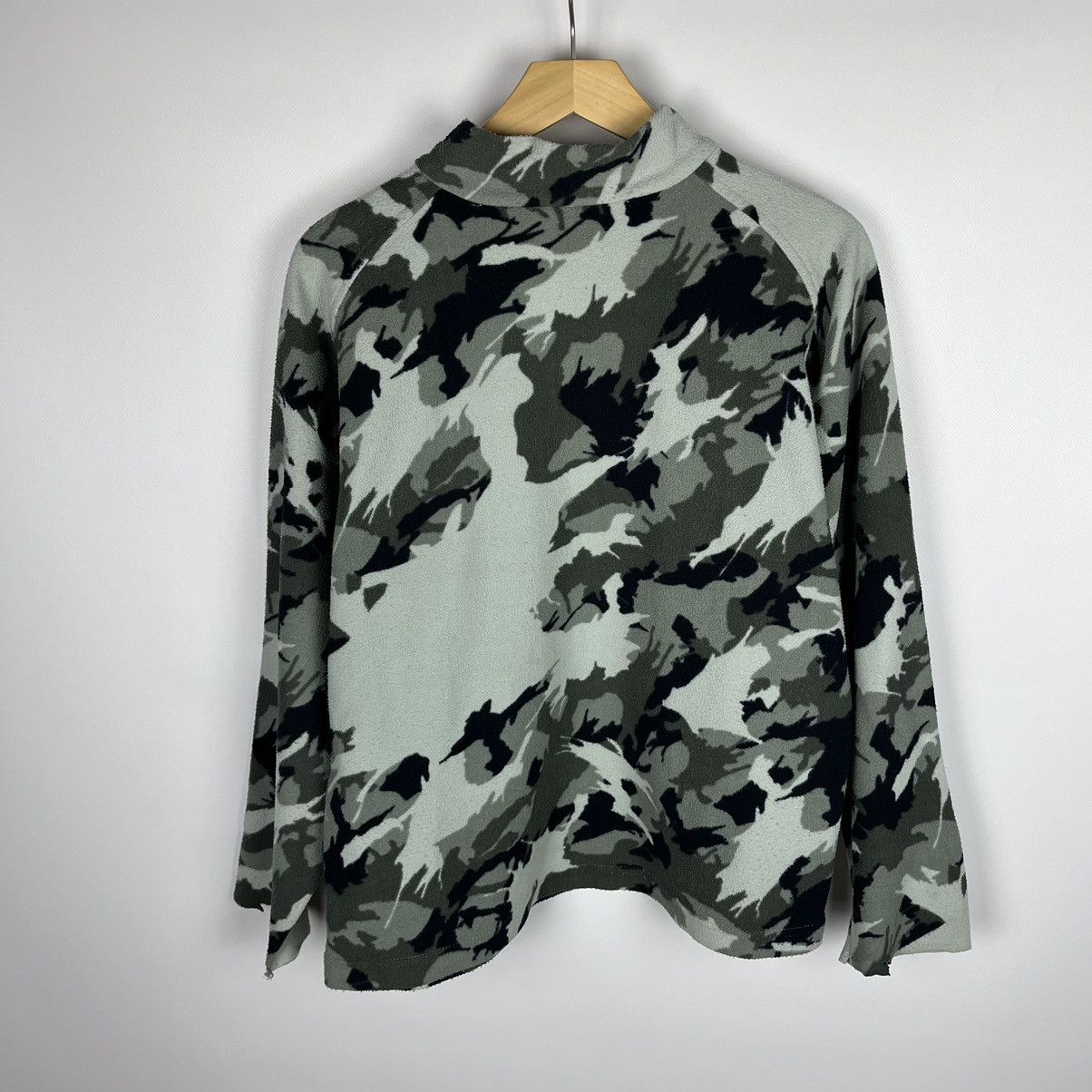 Quiksilver Vintage Y2K Quiksilver Camo Fleece Sweatshirt Outdoor Hiking Size US XS / EU 42 / 0 - 17 Thumbnail