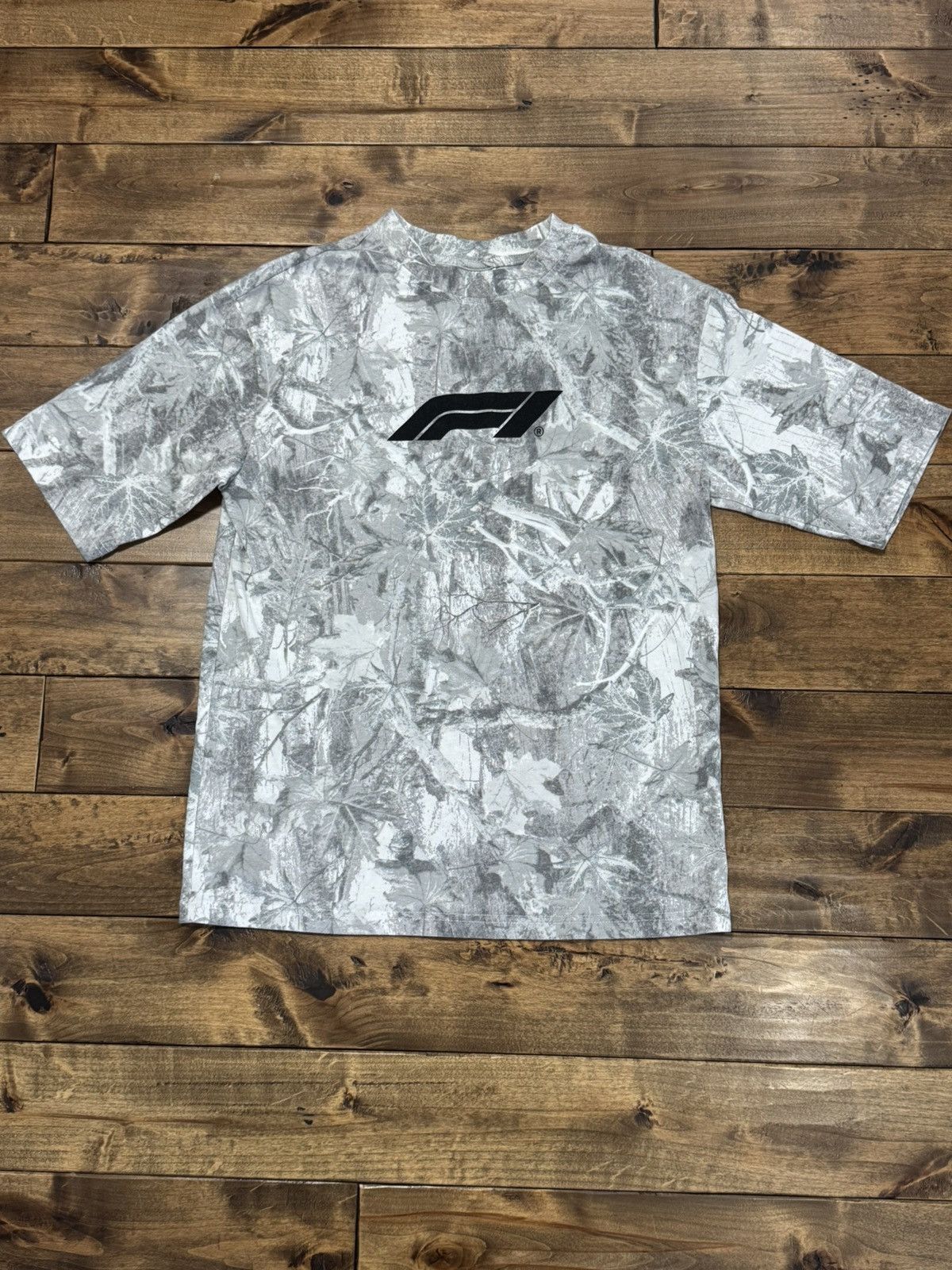 Formula 1 Official Formula 1 F1 Camo Logo T-Shirt Size Small Licensed Size US S / EU 44-46 / 1 - 1 Thumbnail