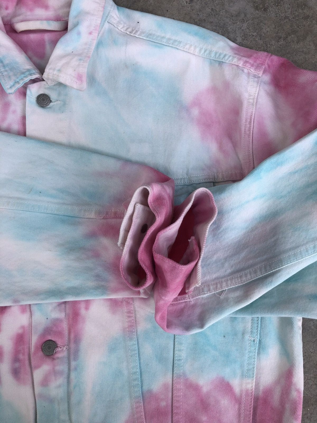 Levi's Levi’s Rainbow Embroidered Denim Jacket Size US M / EU 48-50 / 2 - 16 Thumbnail