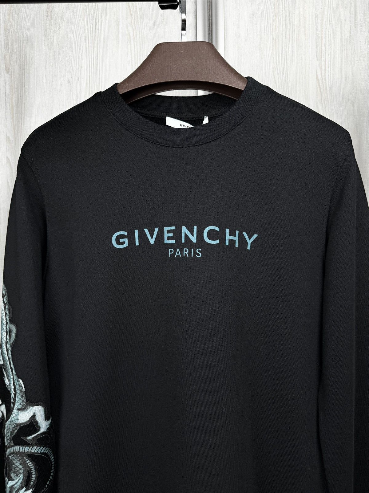 Givenchy GIVENCHY CAPRICORN DRAGON ARM CREW SWEAT size XXL Children Size US M / EU 48-50 / 2 - 3 Thumbnail