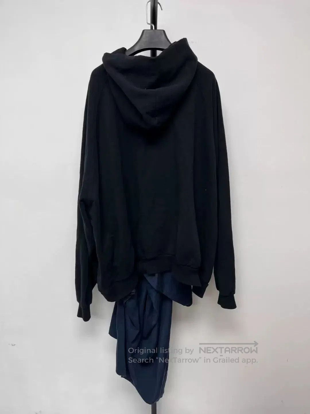 Balenciaga balenciaga black hooded sweatshirt with logo. Size US M / EU 48-50 / 2 - 3 Thumbnail