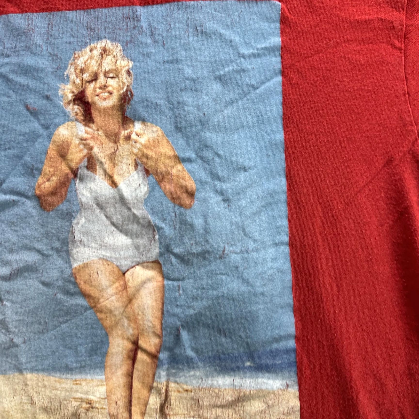 Vintage VINTAGE Marilyn Monroe Shirt Mens L Red Graphic Tee Pinup Beach 90s T-Shirt - Mens Large Red Marilyn Monroe Graphic Tee Vintage 90s Beach Shirt Size US L / EU 52-54 / 3 - 6 Thumbnail