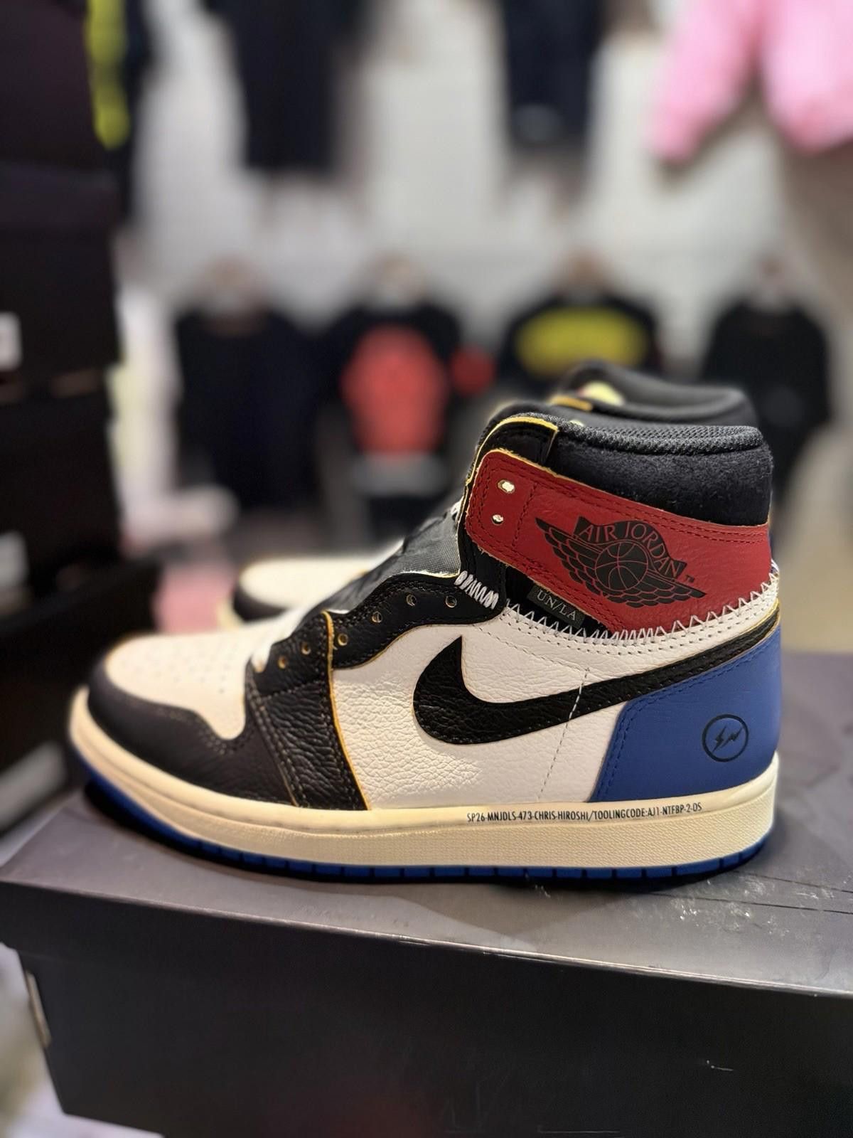 Jordan Brand Air Jordan 1 x Union x Fragment Black and Varsity Red (6.5) Size US 6.5 / EU 39-40 - 4 Thumbnail