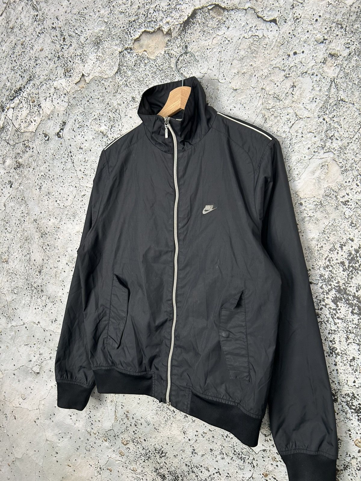 Nike Vintage Nike Y2K Bomber Jacket Black Streetwear Baggy Rap Size US M / EU 48-50 / 2 - 2 Thumbnail